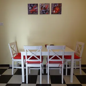 Apartman Yellow