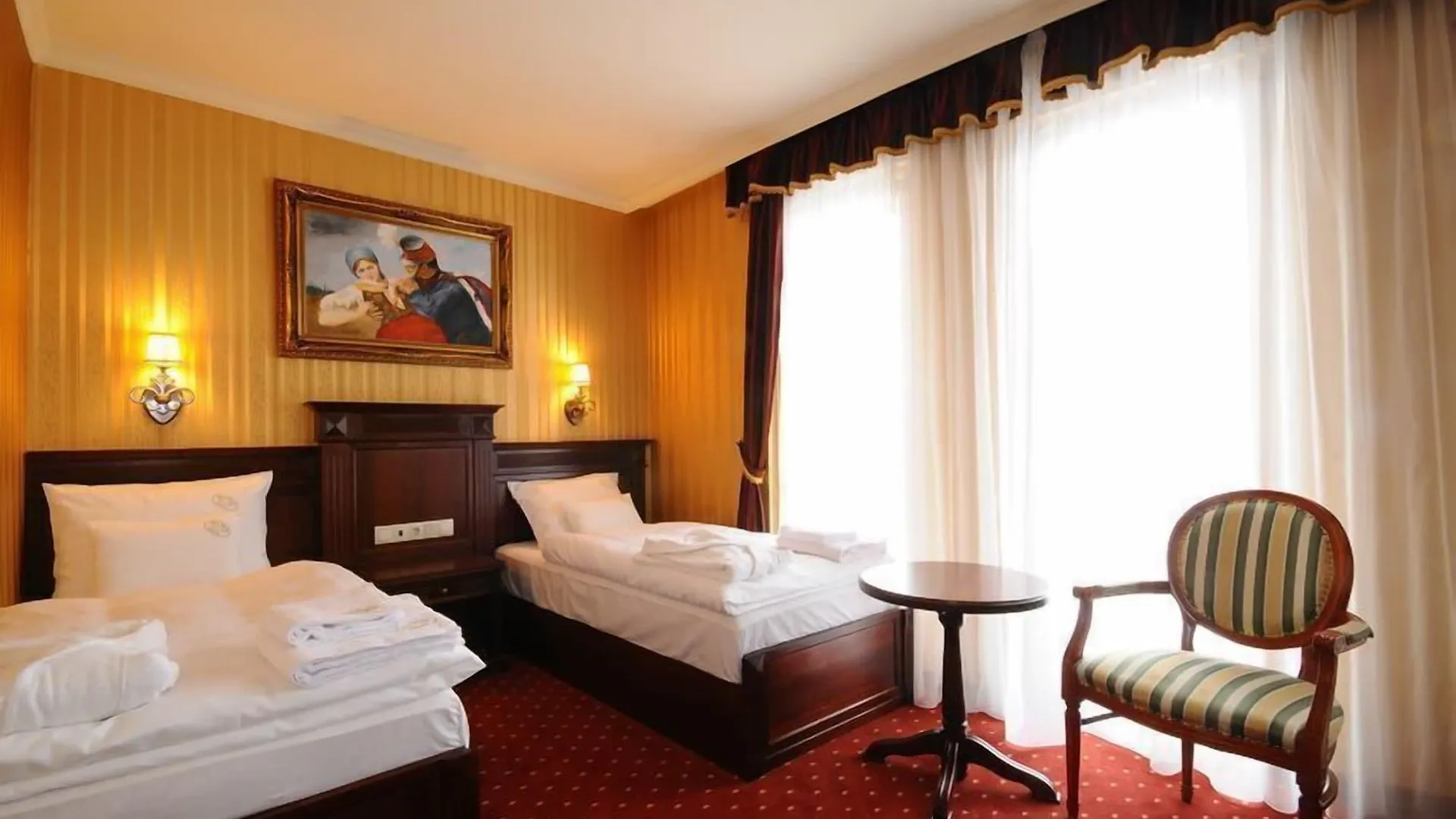 Hotel Debrecen 3*,